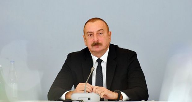 İlham Əliyev Viktor Orbanı təbrik edib