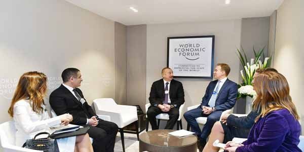 İlham Əliyev Davosda Dünya İqtisadi Forumunun prezidenti ilə görüşdü
