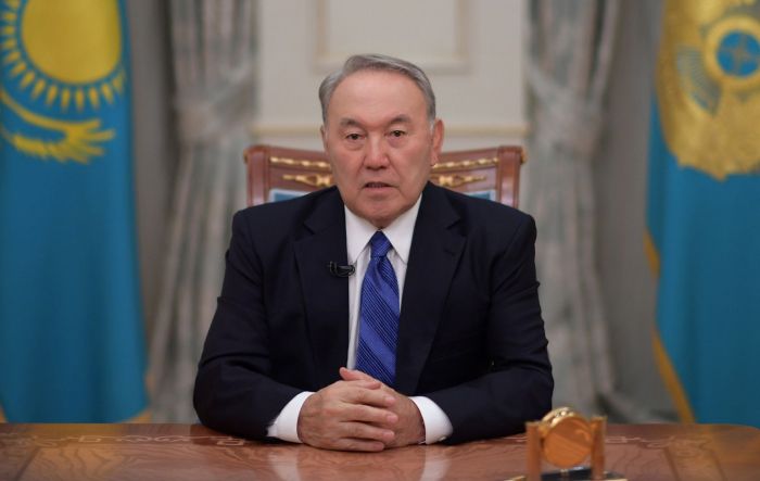 Nazarbayev Rusiyaya getdi, Putinlə görüşəcək