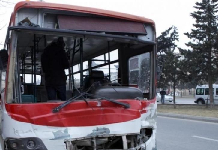 Bakıda marşrut avtobusu qəzaya uğrayıb, 6 nəfər yaralanıb - YENİLƏNİB
