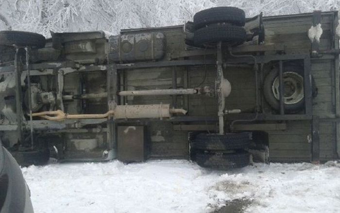 Ermənistanda hərbi maşın aşıb: 6 əsgər yaralandı