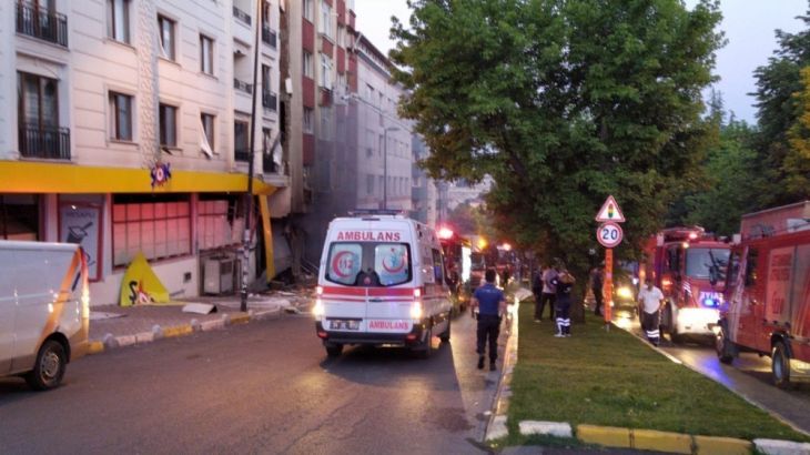 İstanbulda yaşayış binasında partlayış: 1 ölü, 10 yaralı