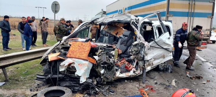 Bakı-Quba yolunda dəhşətli qəza: Altı nəfər öldü - YENİLƏNİB + FOTO