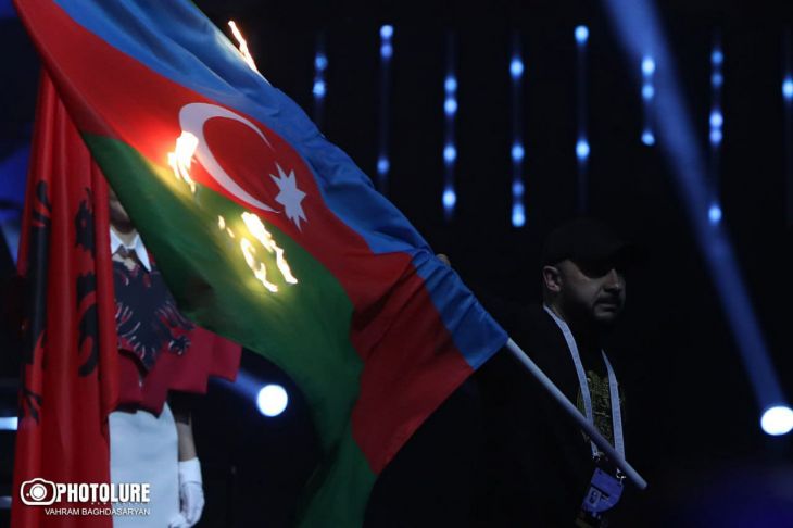 Bayrağımızı yandıran erməni dizayner AXTARIŞA VERİLDİ
